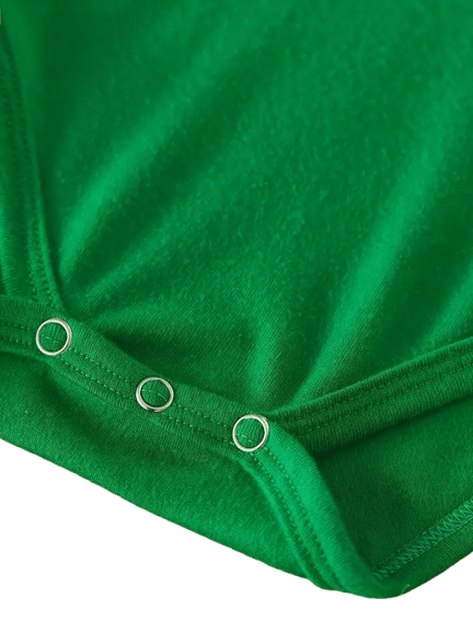 Adorable “My First Christmas” green romper for newborns. Soft, comfy, unisex short-sleeve bodysuit — perfect for sunny festive days! Sizes 0–6 months.